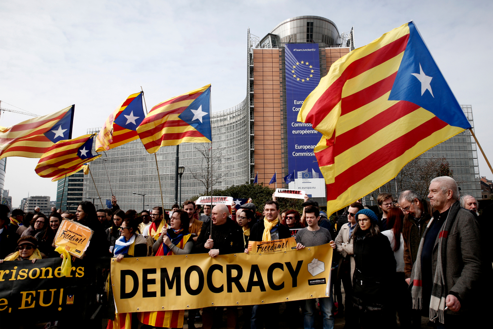 Brussels,,Belgium.,25th,March,2018.,People,Hold,Banners,And,Wave