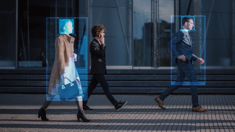 AI Act : les eurodéputés pourraient autoriser des cas d’usage biométriques en échange d’interdictions renforcées