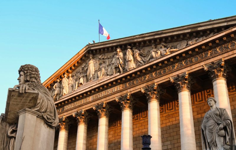 Un rapport parlementaire appelle à sortir de la « naïveté et du déni » en matière d’ingérences étrangères