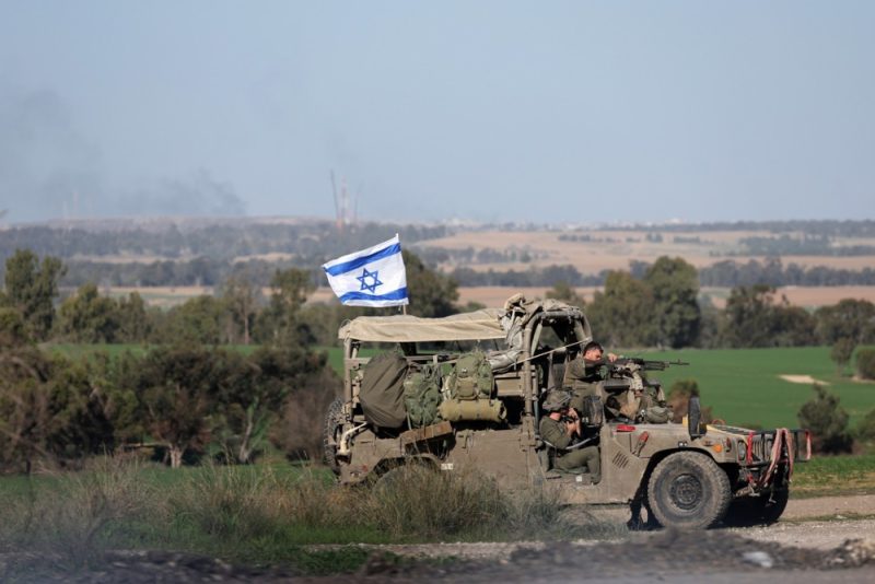 La guerre à Gaza durera encore « de nombreux mois », selon Israël, alors que les craintes que le conflit fasse tache d’huile se multiplient