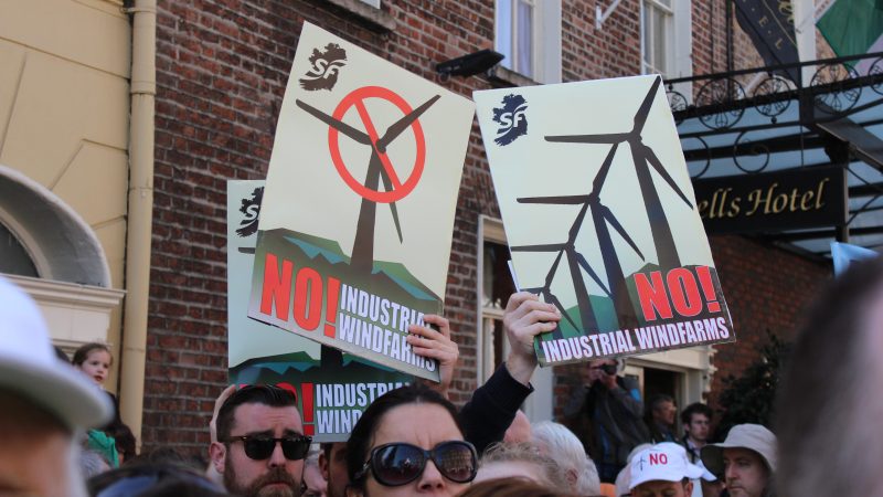 Renouvelables : la moitié seulement des Français et des Allemands soutiennent leur développement