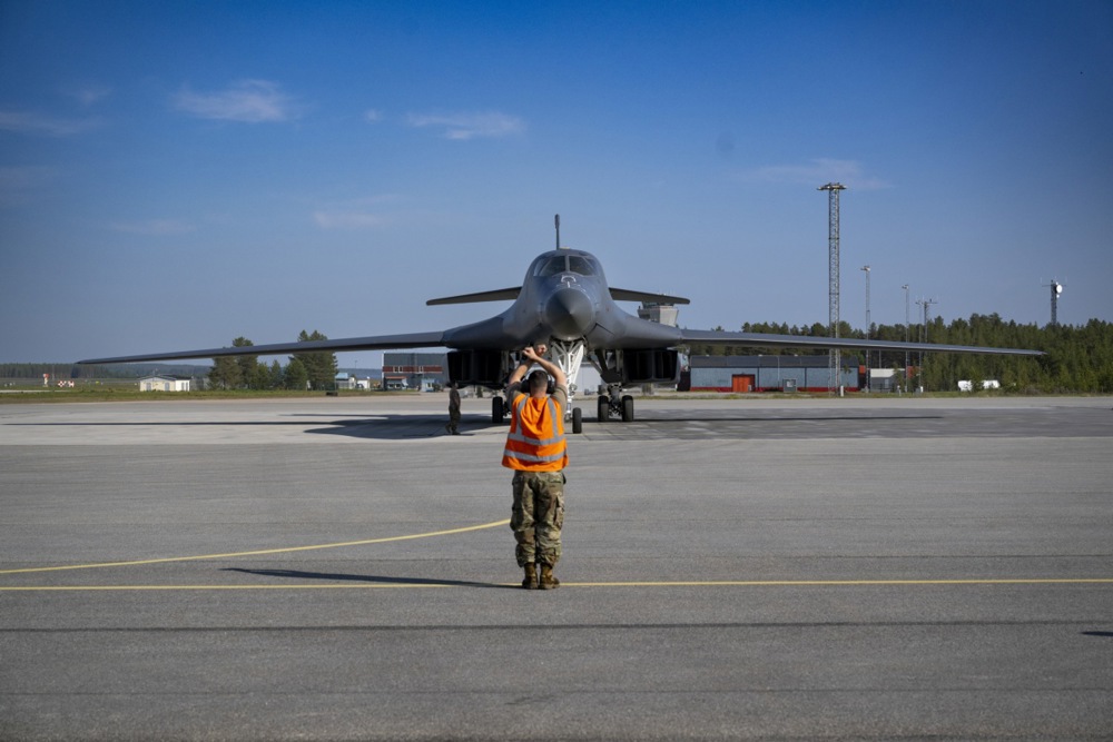 US Air Force&rsquo;s Rockwell B-1B Lancer lands in Lulea, Sweden