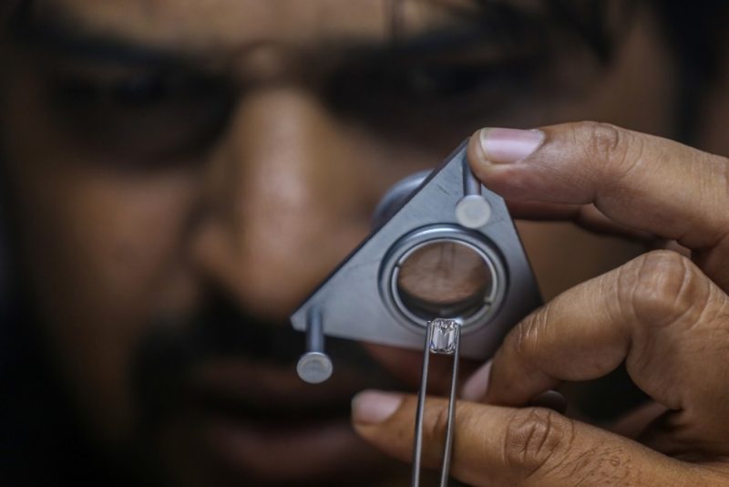 L'UE sanctionne le plus gros producteur de diamants russe