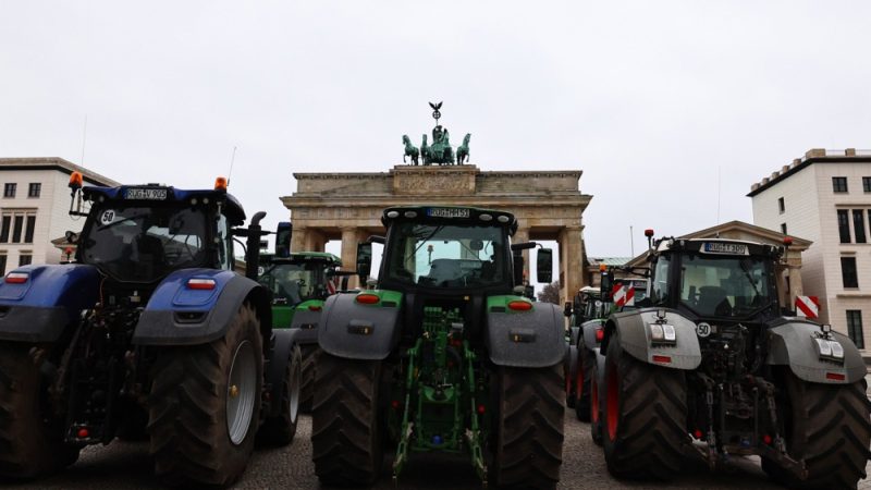 Les agriculteurs allemands dans la rue contre les coupes budgétaires du gouvernement d'Olaf Scholz