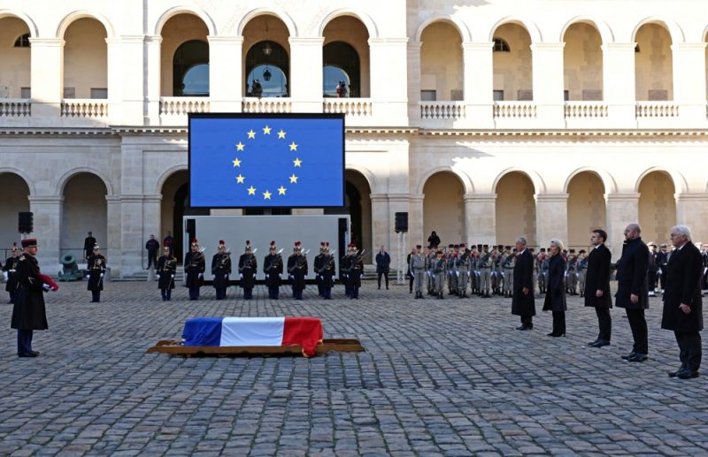 Jacques Delors : Emmanuel Macron rend un hommage national à celui qui a « réconcilié l’Europe avec son avenir »