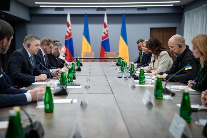 Après des propos inquiétants, Robert Fico se montre rassurant sur le soutien de la Slovaquie à l’Ukraine