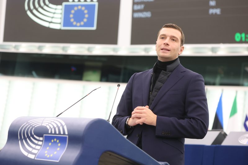 Jordan Bardella attend du gouvernement qu’il « renonce au Green Deal »