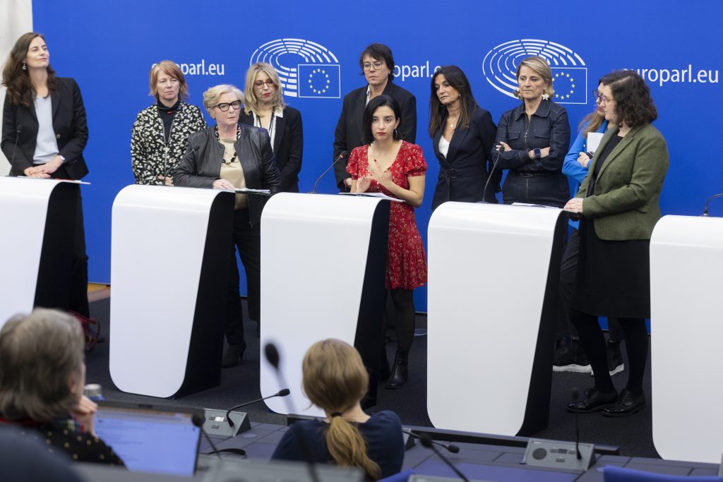 EP-161657A_PressConf_women