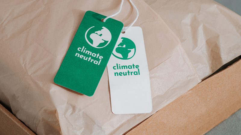 L’UE interdit les allégations environnementales reposant sur des systèmes de compensation carbone