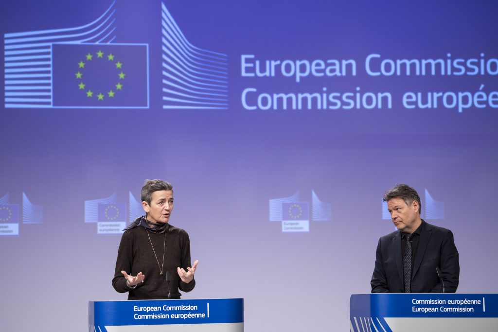 On 8 and 9 January 2024, Ursula von der Leyen, President of the European Commission, Margrethe Vestager, Executive Vice-President of the European Commission in charge of Europe fit for the Digital Age, and Commissioner for Competition, Valdis Dombrovsk