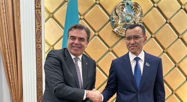 Margaritis Schinas en visite en Asie centrale en vue du forum des transports de Bruxelles