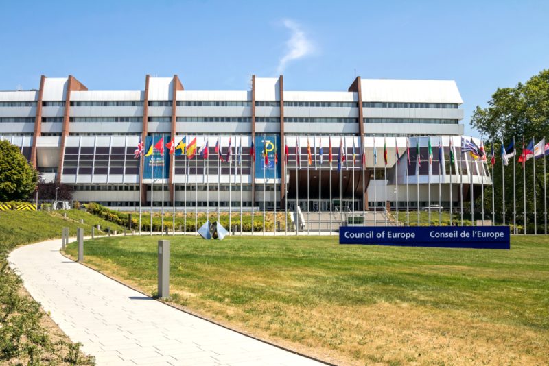L’UE veut inclure les entreprises privées dans le champ d’application du traité international sur l’IA