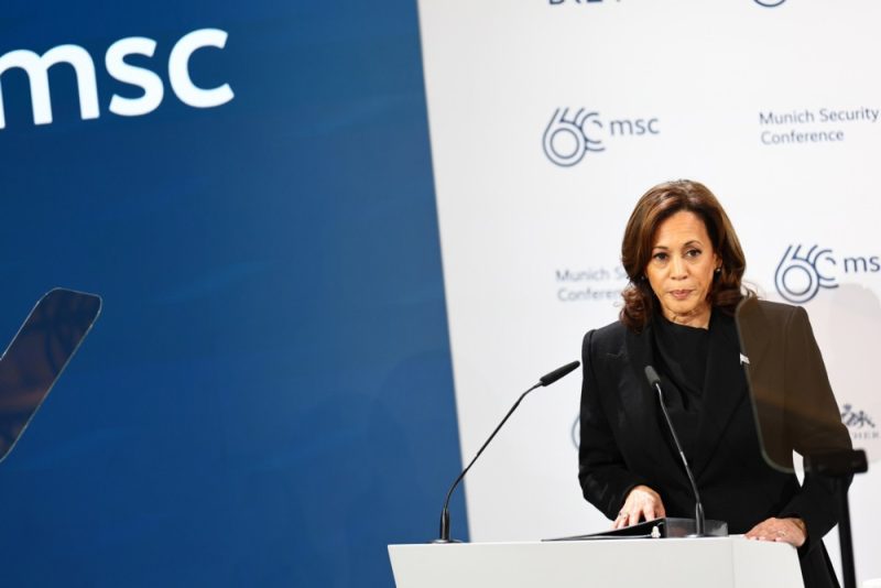 Kamala Harris rassure les Européens après les commentaires de Donald Trump sur l’OTAN