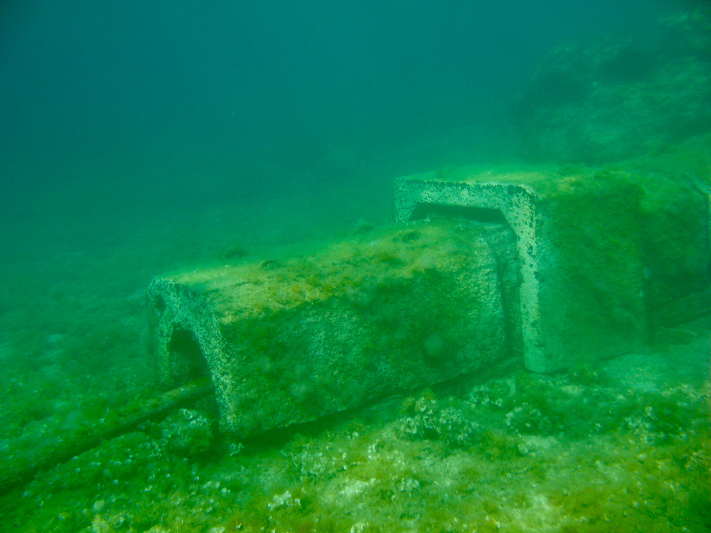 An,Underwater,Electric,Power,Cable,Beside,The,Eva,Beach,On