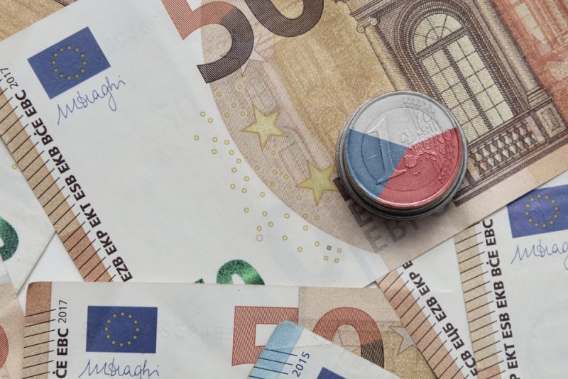 En République tchèque, le débat sur l’adhésion à la zone euro a bien progressé, selon un ministre