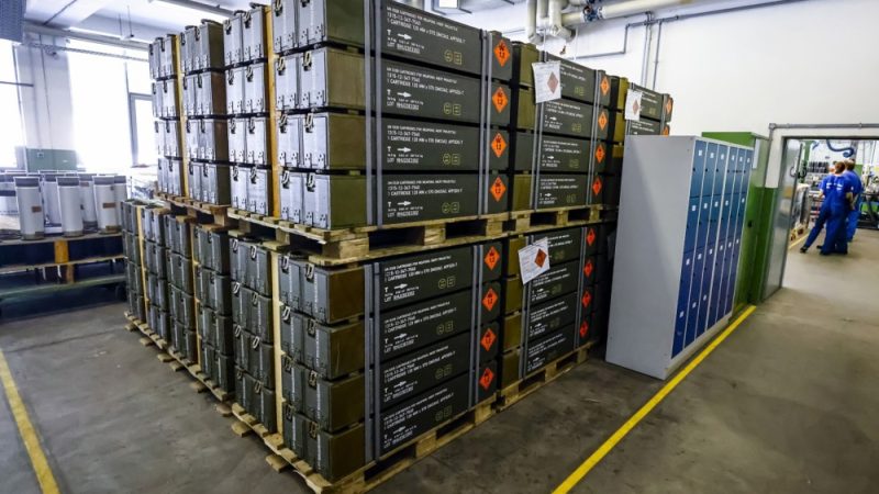 Selon Prague, les munitions achetées dans les pays tiers pourraient être livrées en Ukraine dès juin