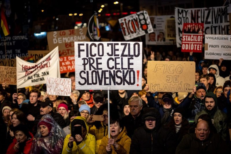 Slovaquie : les manifestations antigouvernementales reprennent