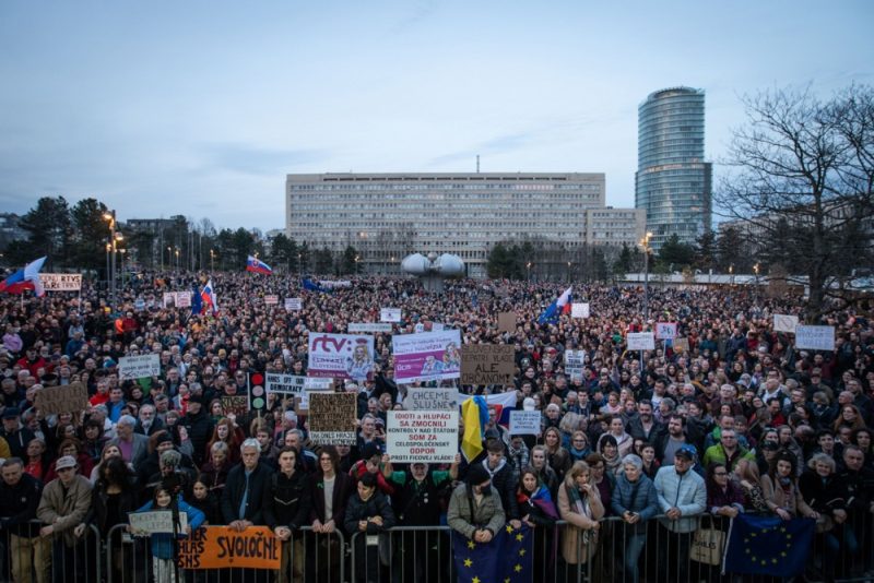 Les Slovaques descendent dans la rue suite à un remaniement soudain des institutions culturelles