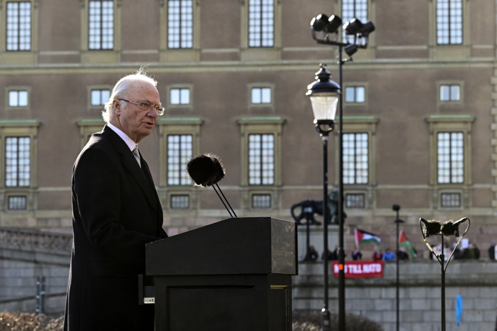 Flag raising ceremony at the Riksdag to celebrate Sweden’s NATO membership