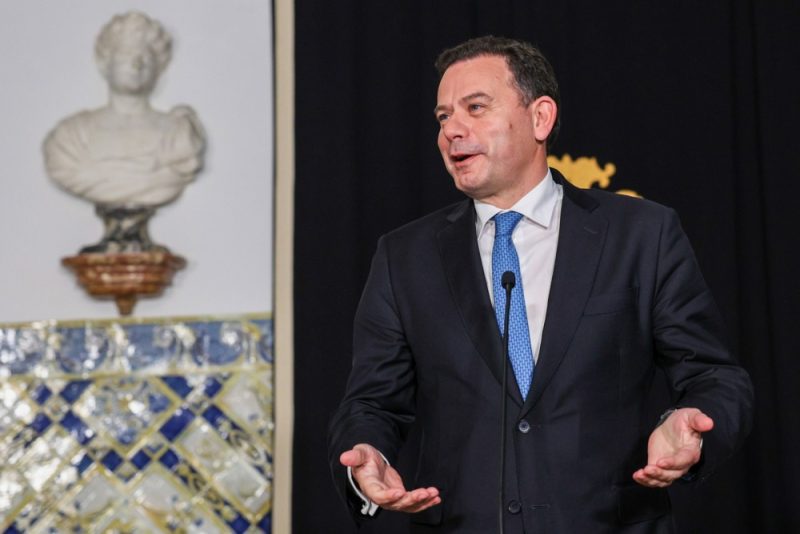 Portugal : le dirigeant de droite modérée Luis Montenegro nommé Premier ministre