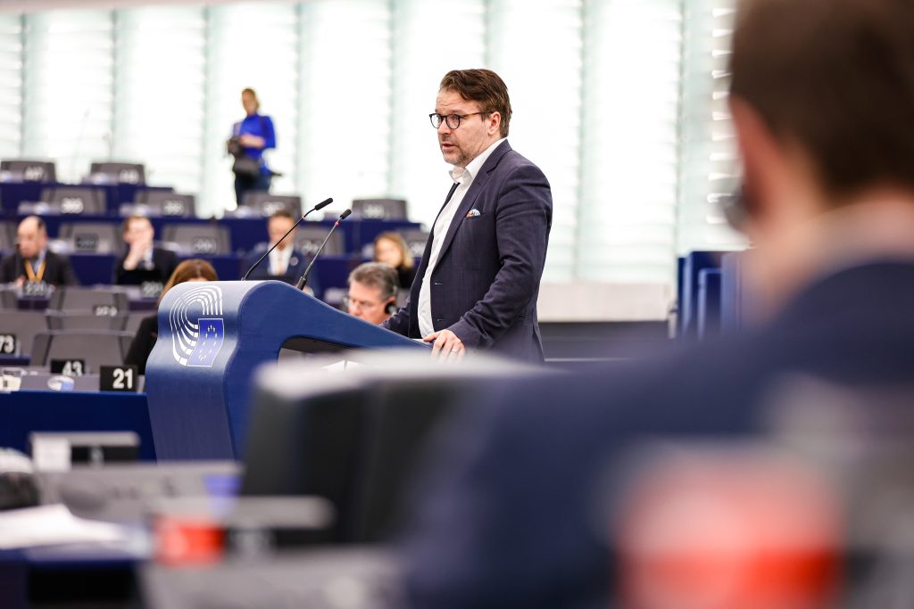 EP-164967A_Plenary_28_Defence