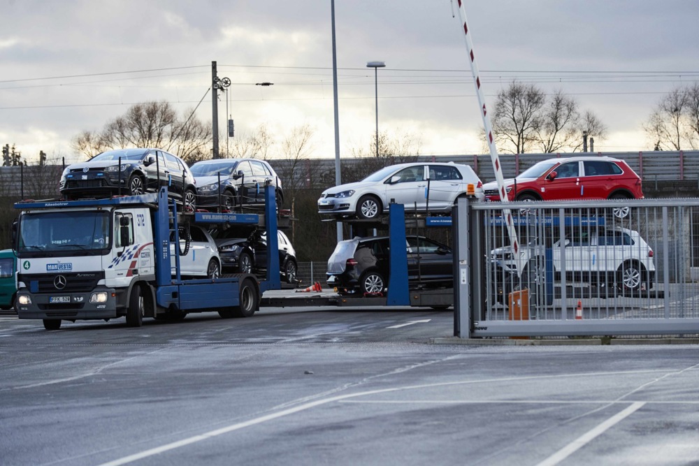 First lawsuit on the VW diesel emissions cheating scandal in Germany