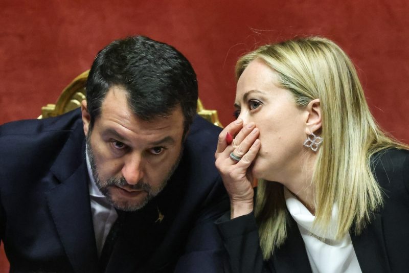 En Italie, les élections européennes et américaines creusent le fossé idéologique entre Meloni et Salvini