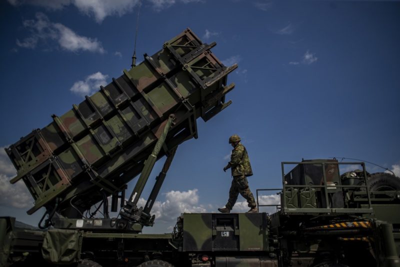 Guerre en Ukraine : les États membres divisés sur les livraisons de systèmes de défense aérienne Patriot