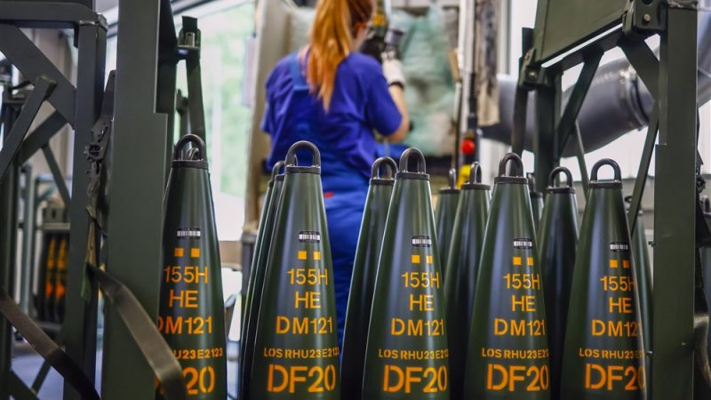 Les Européens cherchent, dans la douleur, des fonds pour leur défense