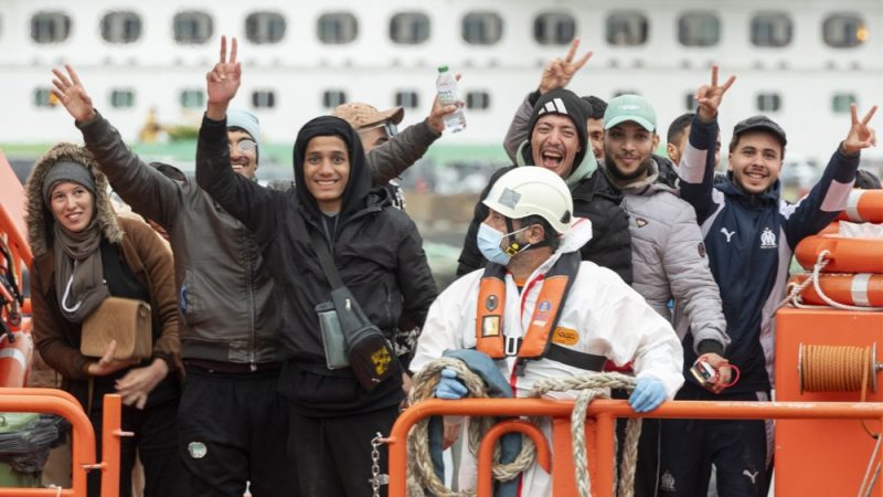 L’Espagne fait un premier pas vers la régularisation d’un demi-million de migrants