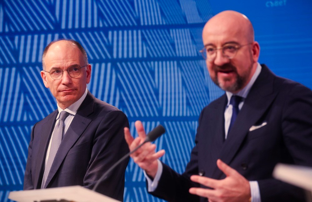 epa11284012 Enrico Letta (L), former President of the Italian Council and President of the Jacques Delors Institute and author of the High-Level Report on the future of the Single Market, with European Council President Charles Michel (R), hold a press conference before the Special European council in Brussels, Belgium, 17 April 2024. Over a two-day summit, EU leaders will discuss economy and competitiveness issues, Ukraine and the Middle East.  EPA-EFE/OLIVIER HOSLET