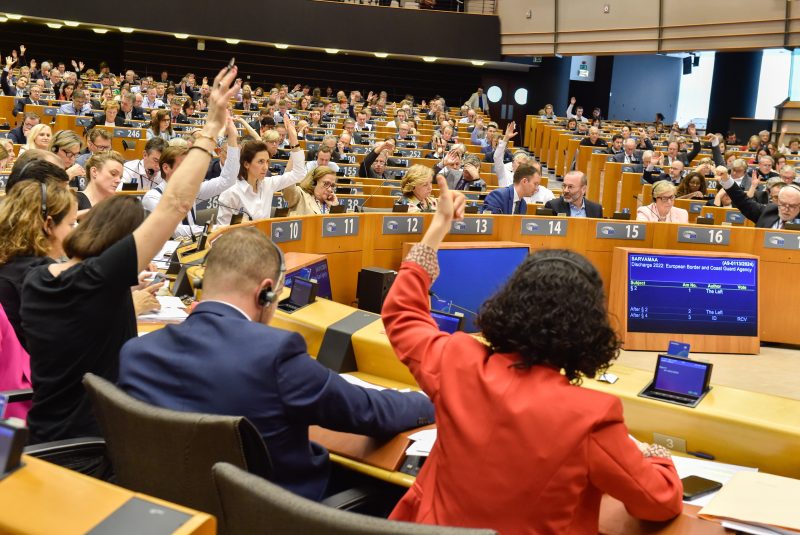 Les eurodéputés veulent inscrire l'IVG dans la Charte des droits fondamentaux de l'UE