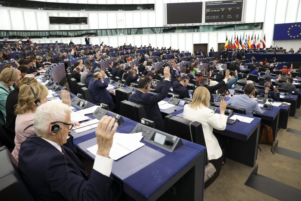 L’UE adopte pour de bon une directive sur les travailleurs ubérisés