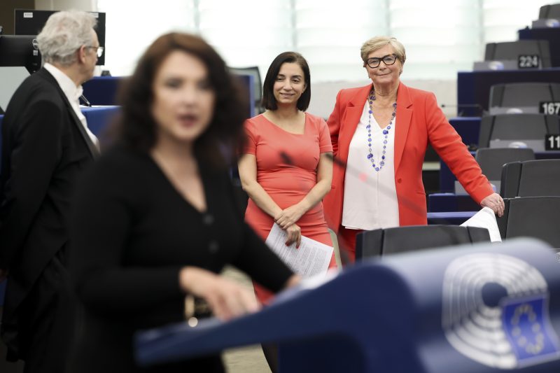 L’UE se dote de sa première loi pour lutter contre les violences faites aux femmes