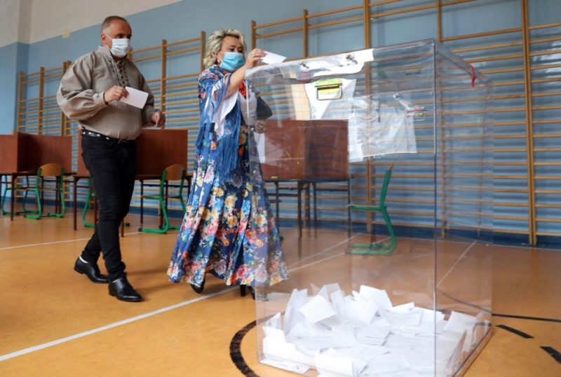 Les élections locales en Pologne mettent la coalition de Donald Tusk à l’épreuve