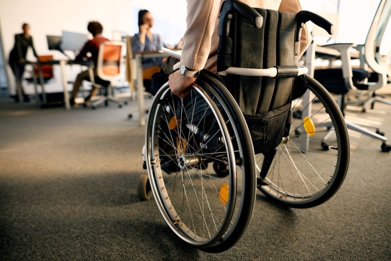 Handicap : des associations fustigent l’attentisme des pouvoirs publics français