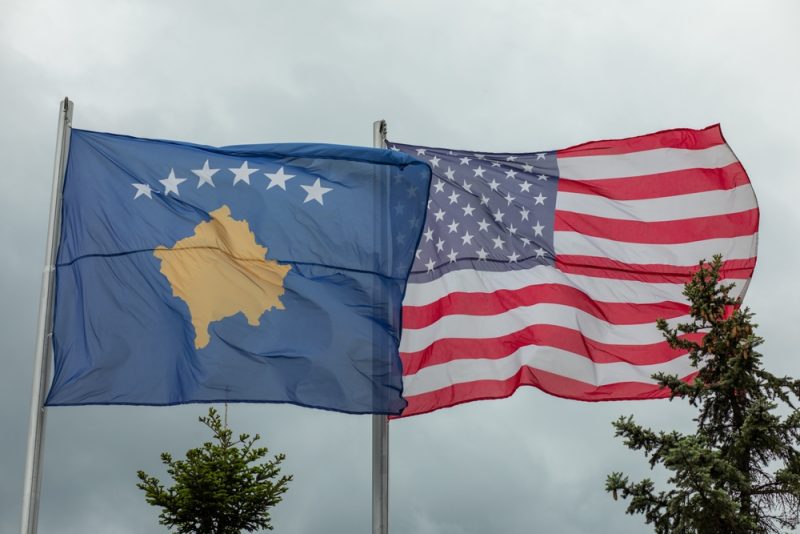 Kosovo : l’ambassade américaine confirme la légalité du référendum sur la révocation des maires albanais, boycotté par les Serbes