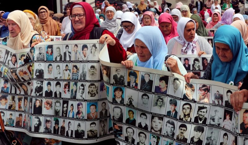 Une tentative de changement de la position bulgare sur le massacre de Srebrenica provoque un scandale pré-électoral