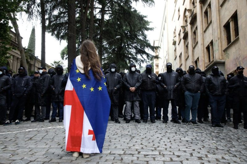 Géorgie : l’UE peine à adopter une position commune après l’adoption de la loi sur les agents étrangers
