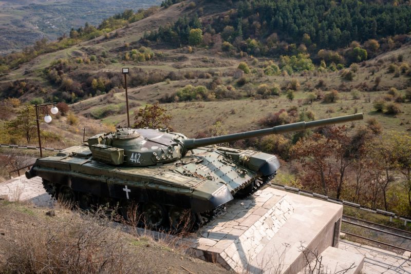L'Azerbaïdjan et l'Arménie, en voie de négocier la paix, retournent symboliquement à Almaty, la capitale kazakhe