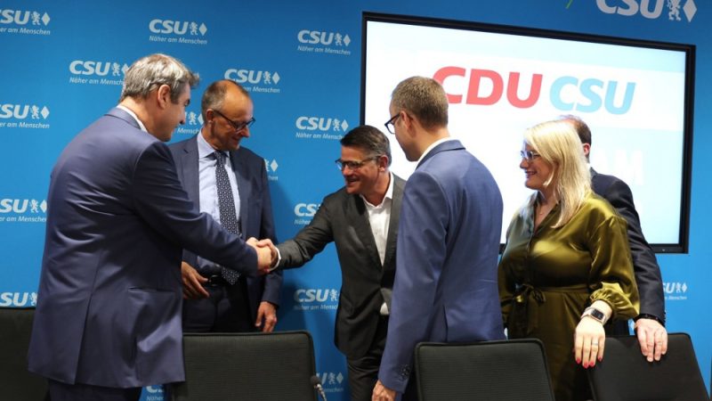 Les conservateurs allemands menacent d’expulser Les Républicains du PPE au Parlement européen en cas d'alliance avec Marine Le Pen
