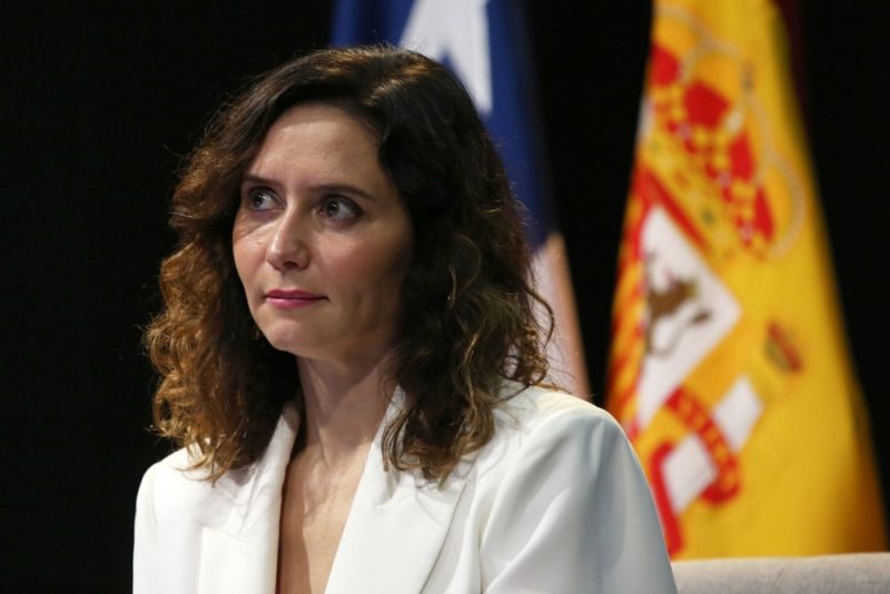La gauche espagnole fustige la présidente régionale de Madrid pour avoir honoré l’Argentin Javier Milei
