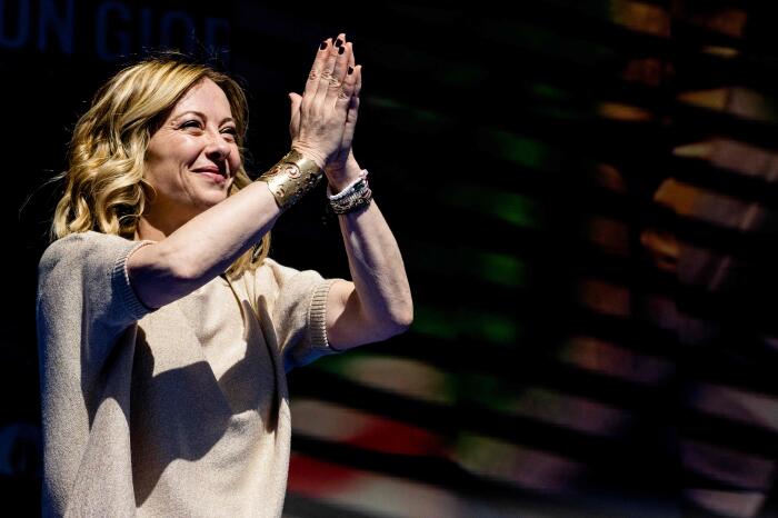 Italie : Giorgia Meloni conforte sa position