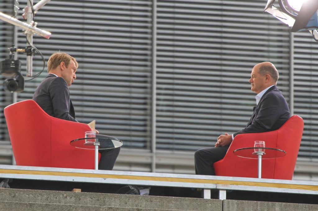 34899426-ard-sommerinterview-bundeskanzler-spd-corona-olaf-scholz-bericht-berlin-neuwahlen-frankreich-3MHOvScEouBG