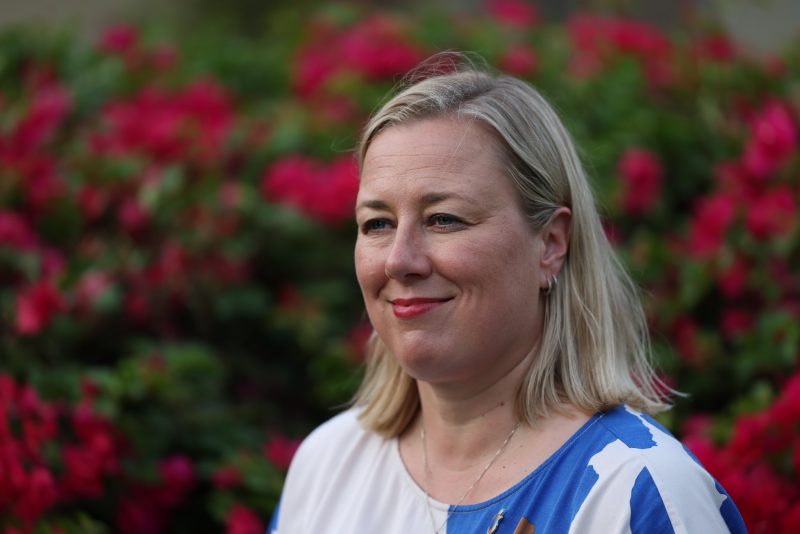 L’UE ne doit pas négliger l’aide au développement au profit de la défense, met en garde Jutta Urpilainen