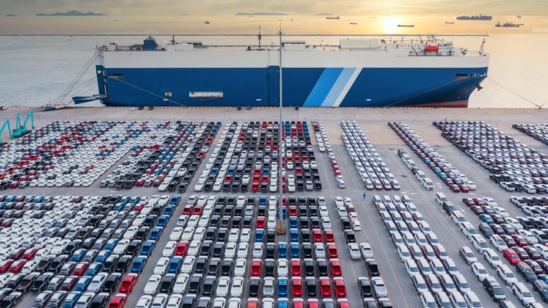 L’UE adopte jusqu’à 35 % de droits de douane sur les voitures électriques importées de Chine