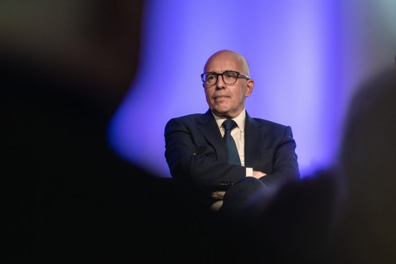 Eric Ciotti et les cadres des LR se battent pour piloter les législatives