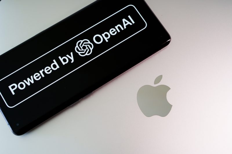 Apple : l’intégration de ChatGPT soulève des questions de concurrence et de confidentialité des données