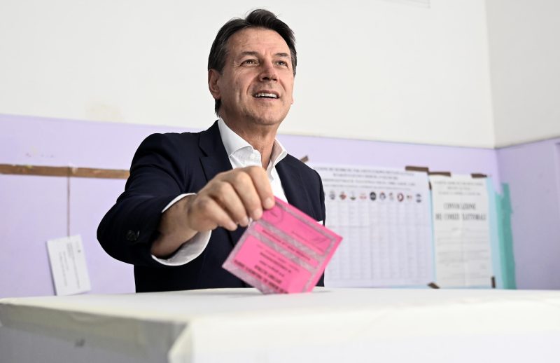 Le M5S italien choisit La Gauche et met en péril la création d'un nouveau groupe au Parlement européen