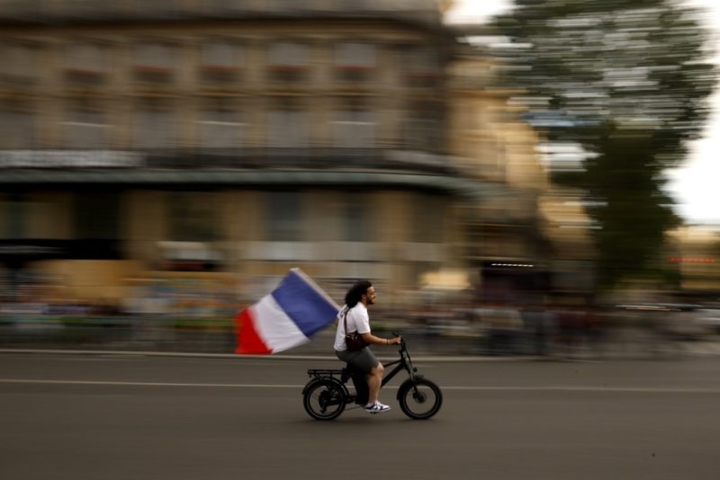 Législatives : le « front républicain » repousse le Rassemblement national 